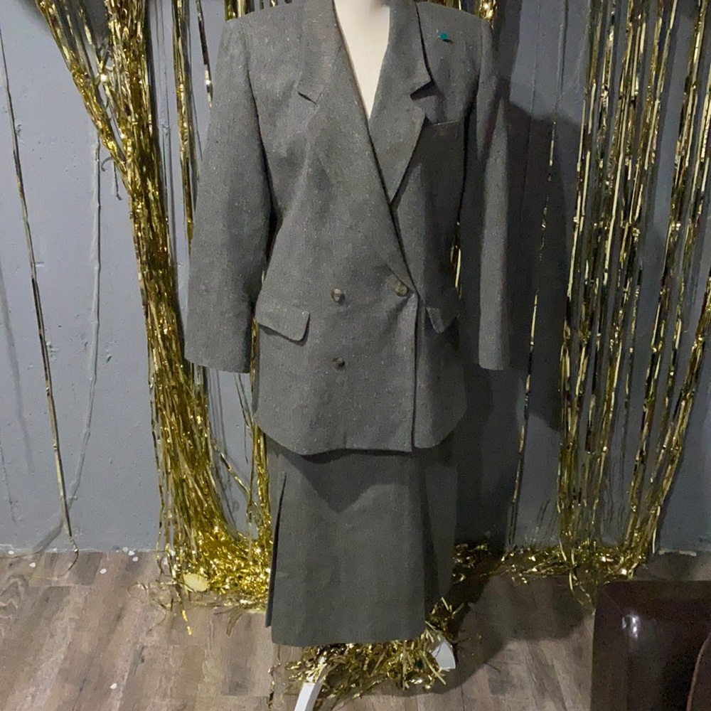 Women's suit